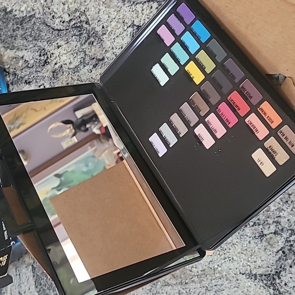 Jeremy Scott MAC Pallet, Discontinued & Sold Out, New in Box - Picture 15 of 15